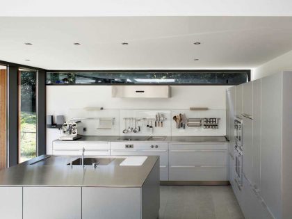An Elegant Modern House with Open Spaces and Wall Openings in Hagen, Germany by Zamel Krug Architekten (6)