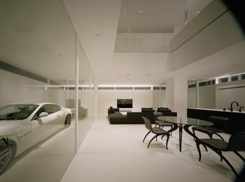 An Elegant Modern Minimalist House with Transparent Garage in Takamatsu by Fujiwaramuro Architects (16)