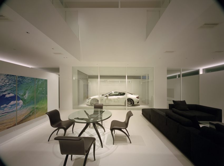 An Elegant Modern Minimalist House with Transparent Garage in Takamatsu by Fujiwaramuro Architects (17)