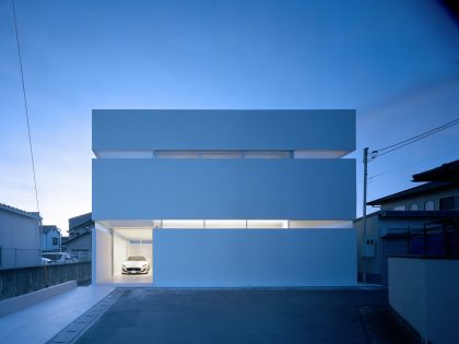An Elegant Modern Minimalist House with Transparent Garage in Takamatsu by Fujiwaramuro Architects (4)