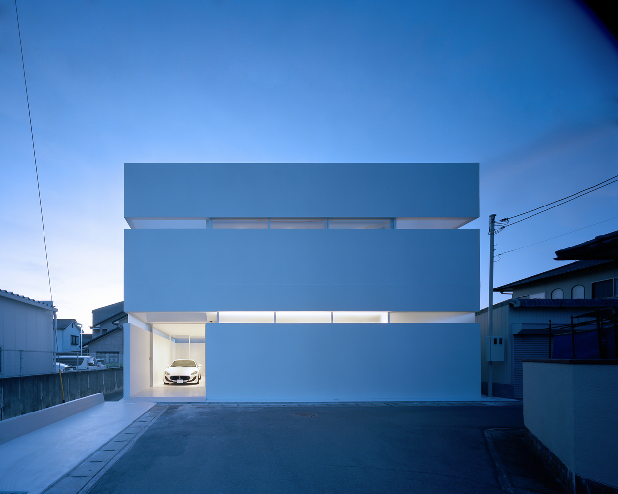 An Elegant Modern Minimalist House with Transparent Garage in Takamatsu by Fujiwaramuro Architects (4)