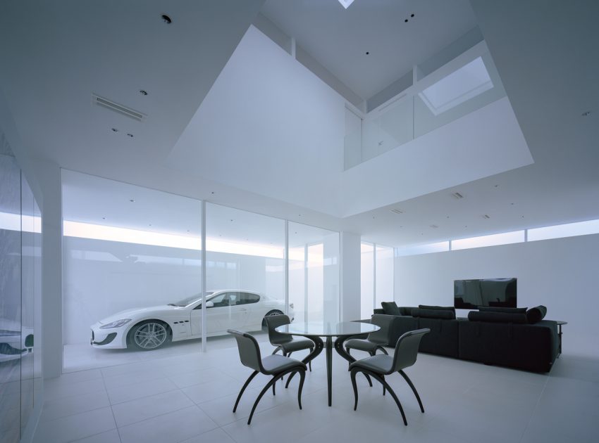 An Elegant Modern Minimalist House with Transparent Garage in Takamatsu by Fujiwaramuro Architects (7)