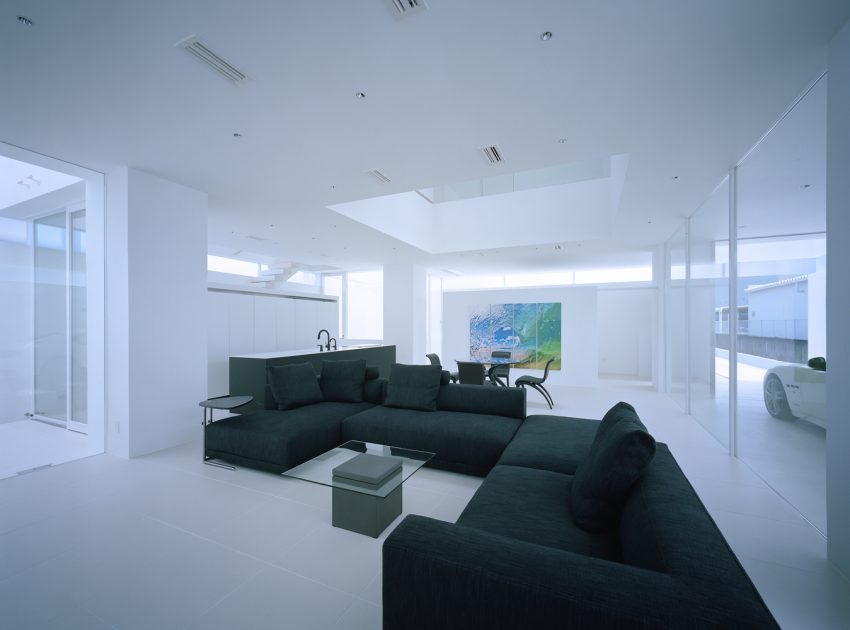 An Elegant Modern Minimalist House with Transparent Garage in Takamatsu by Fujiwaramuro Architects (9)