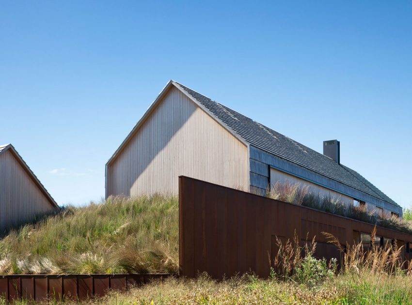 An Elegant Modern Oceanfront Home in Earthy Tones for a Young Couple in East Hampton by Bates Masi Architects (1)