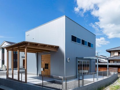 An Elegant Split-Level Home with Lots of Beautiful, Natural Wood in Shiga Prefecture