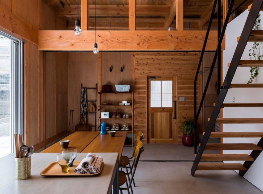 An Elegant Split-Level Home with Lots of Beautiful, Natural Wood in Shiga Prefecture by ALTS DESIGN OFFICE (10)