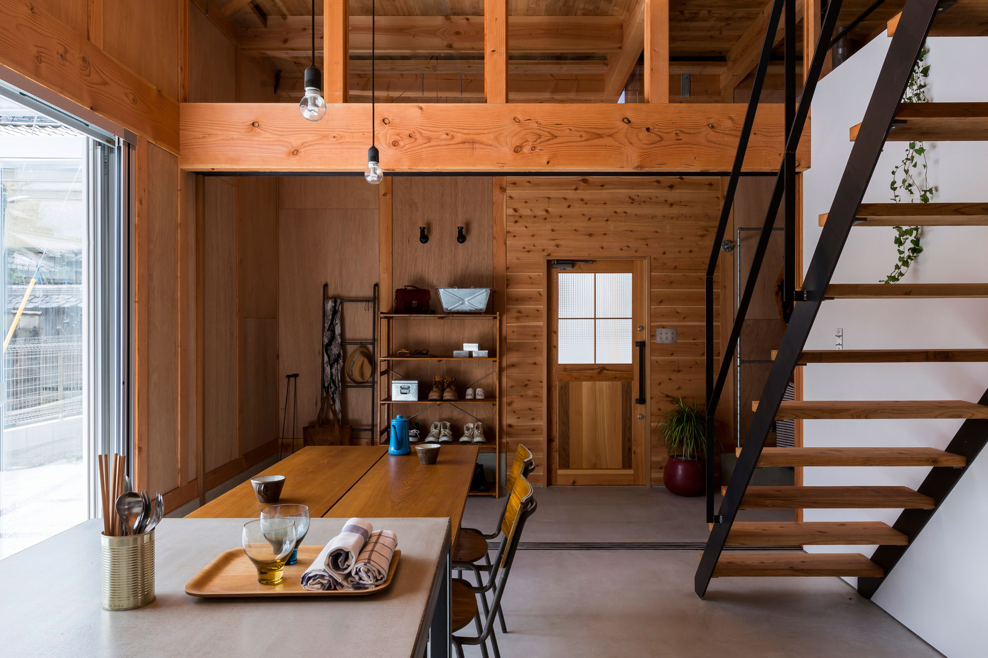 An Elegant Split-Level Home with Lots of Beautiful, Natural Wood in Shiga Prefecture by ALTS DESIGN OFFICE (10)