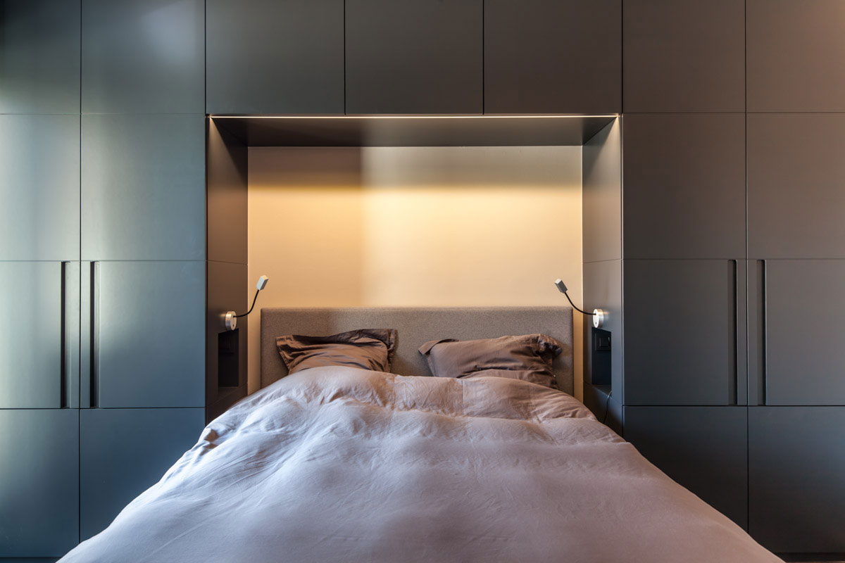 An Elegant White Apartment with Black and Green Accents in Liège, Belgium by Pierre Noirhomme (13)