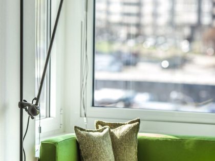 An Elegant White Apartment with Black and Green Accents in Liège, Belgium by Pierre Noirhomme (3)