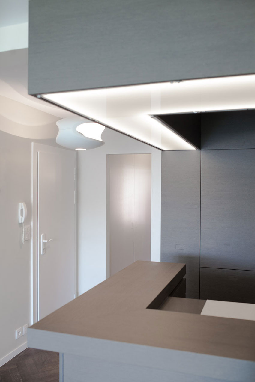 An Elegant White Apartment with Black and Green Accents in Liège, Belgium by Pierre Noirhomme (6)