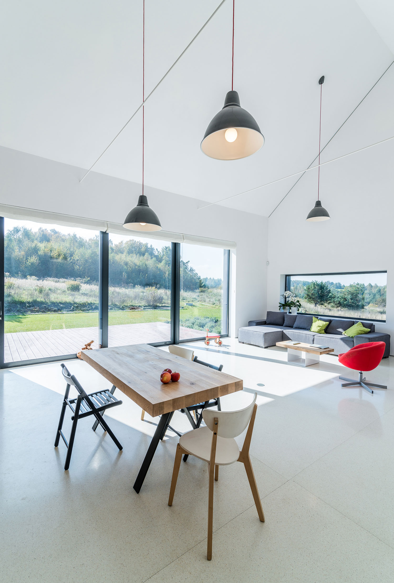 An Elegant and Airy Contemporary Home with Gabion Walls in Zawiercie, Poland by Kropka Studio (18)