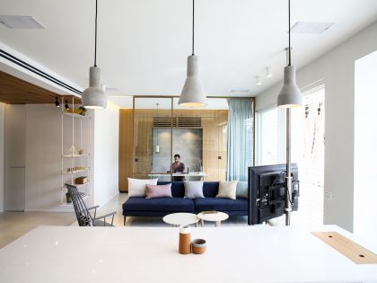 An Elegant and Beautiful Modern Apartment Full of Character in Tel Aviv by Dori Interior Design (16)