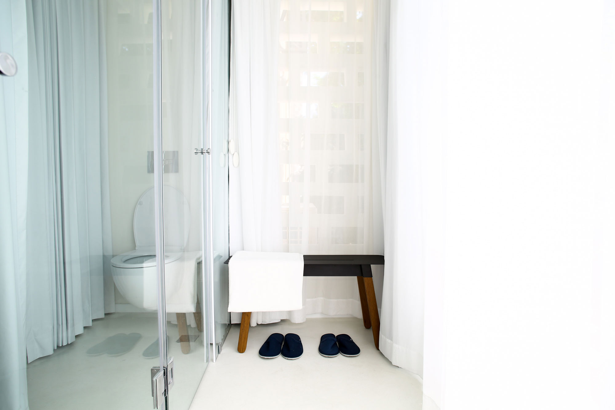 An Elegant and Beautiful Modern Apartment Full of Character in Tel Aviv by Dori Interior Design (29)