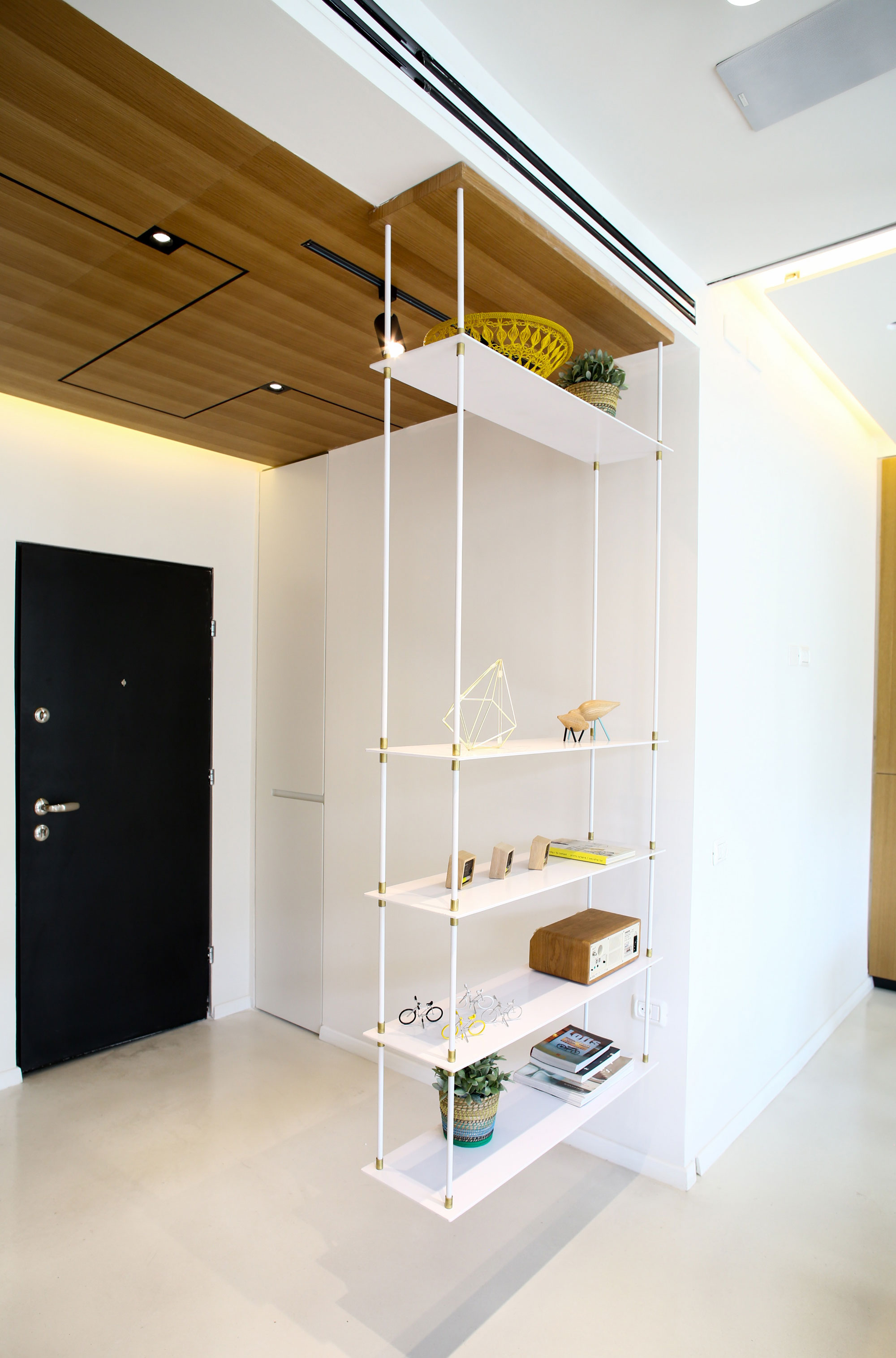 An Elegant and Beautiful Modern Apartment Full of Character in Tel Aviv by Dori Interior Design (7)
