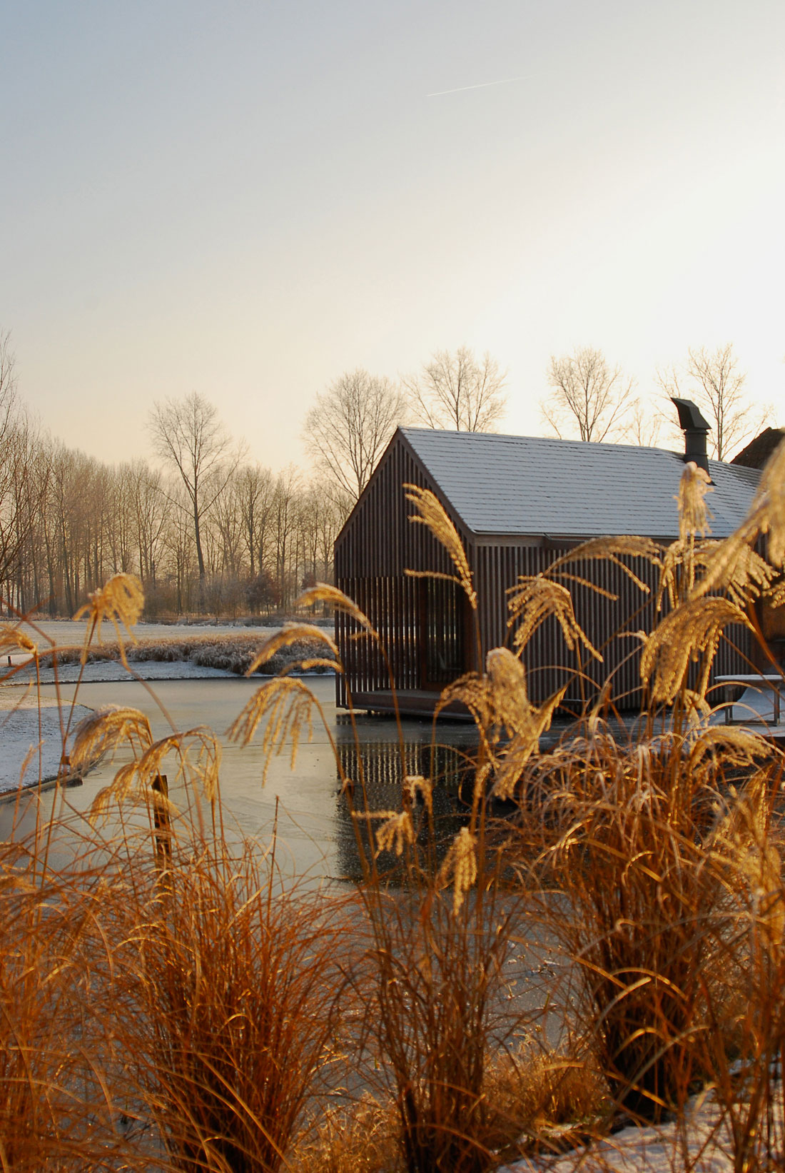 An Elegant and Idyllic Contemporary Home with Striking Views in Flanders by Wim Goes Architectuur (11)