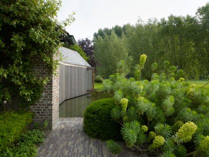An Elegant and Idyllic Contemporary Home with Striking Views in Flanders by Wim Goes Architectuur (5)