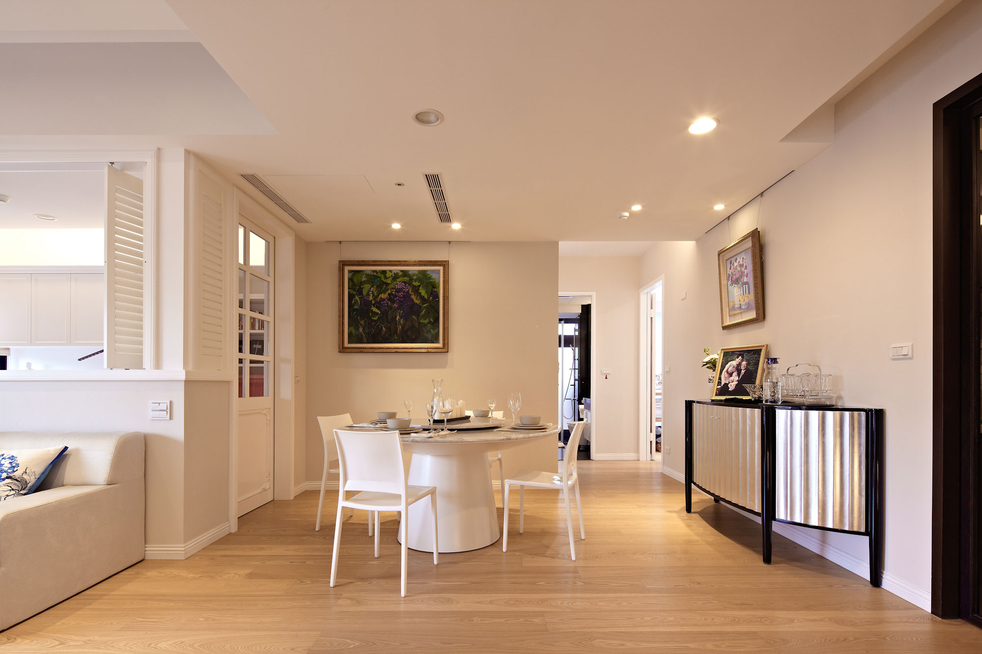 An Elegant and Industrial Modern Apartment with Lots of White in Taipei City by Studio Alfonso Ideas (9)