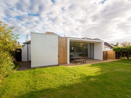 An Elegant and Luminous Home with Minimalist Approach in Edinburgh by Capital A Architecture (4)