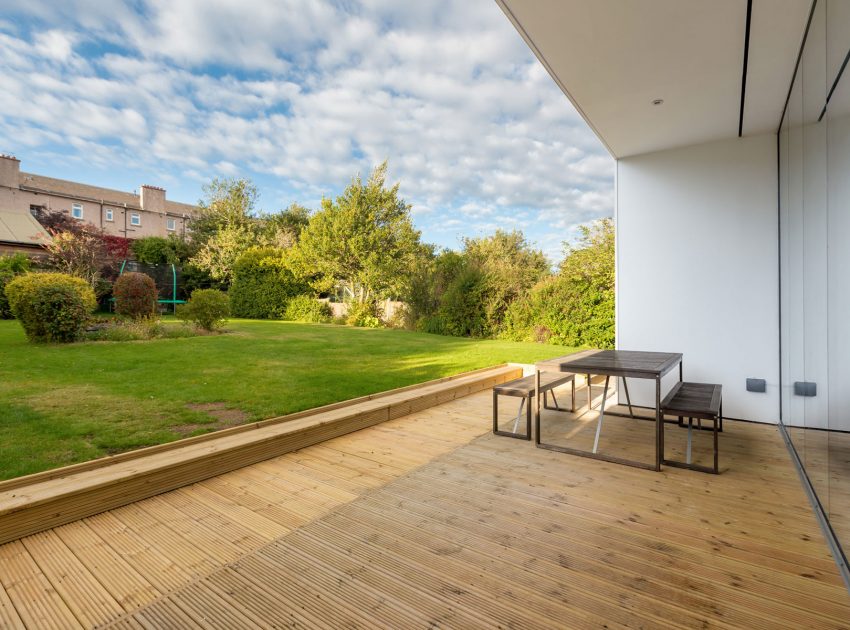 An Elegant and Luminous Home with Minimalist Approach in Edinburgh by Capital A Architecture (9)