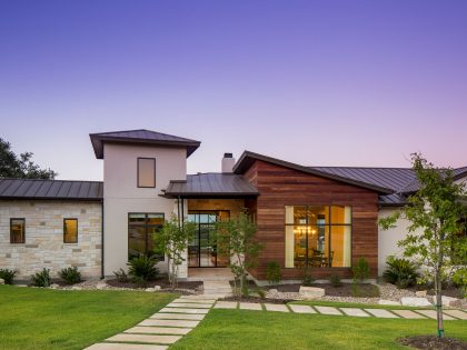 An Elegant and Marvelous Contemporary Home in Austin