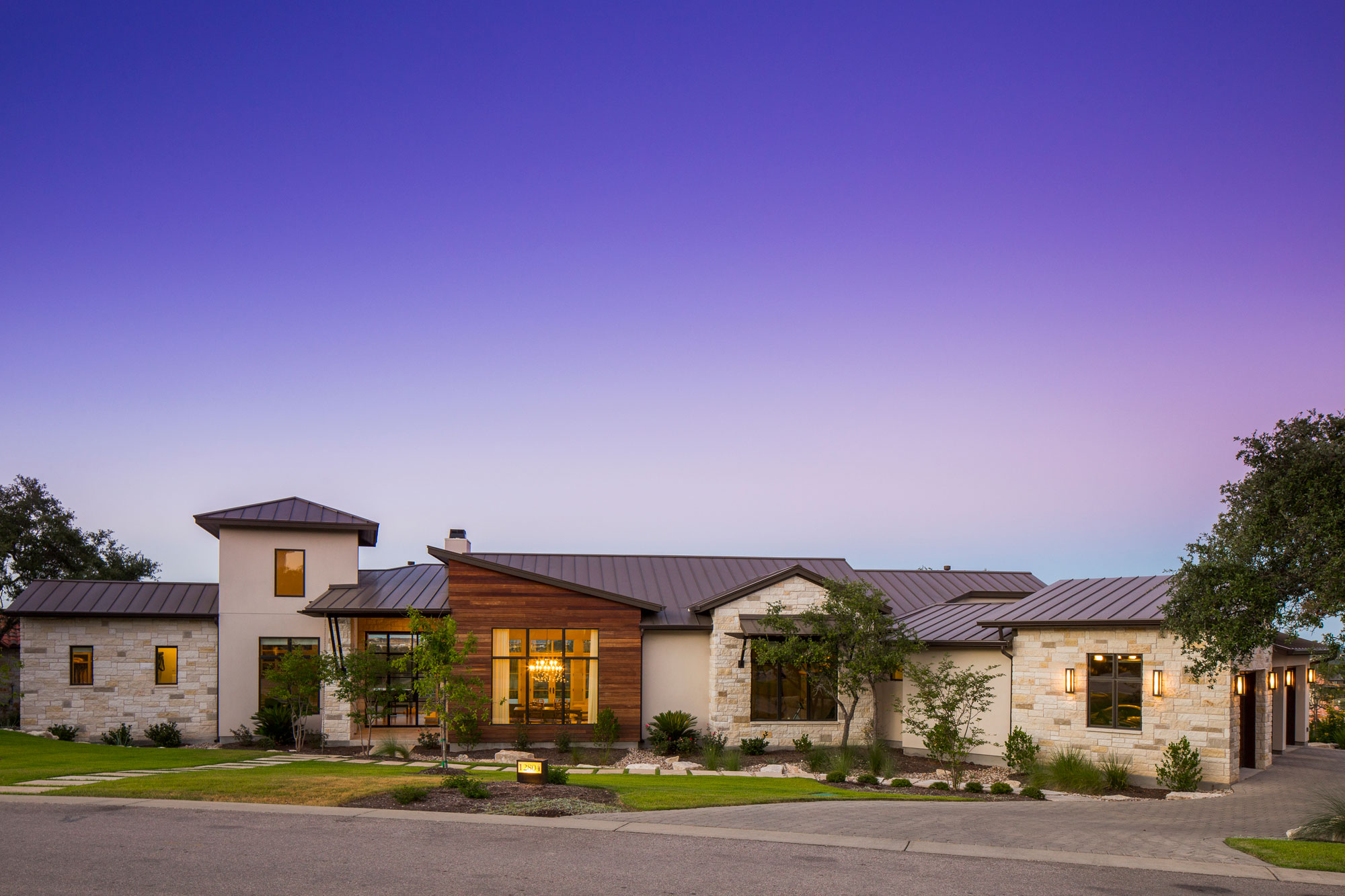 An Elegant and Marvelous Contemporary Home in Austin by Vanguard Studio Inc (3)