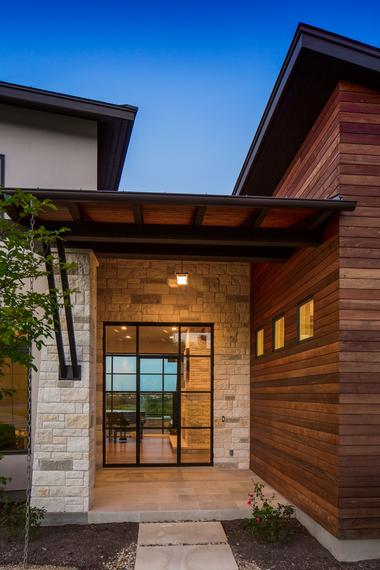 An Elegant and Marvelous Contemporary Home in Austin by Vanguard Studio Inc (4)