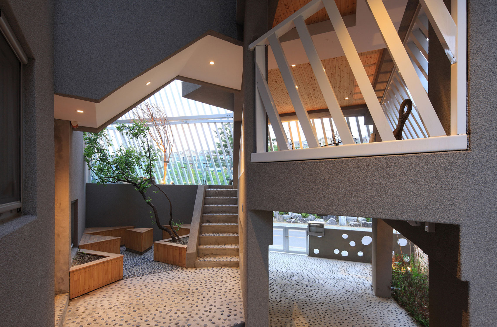 An Elegant and Sculptural Home with Sustainable and Eco-Friendly Layout in Gyeonggi-do, South Korea by IROJE KHM Architects (19)