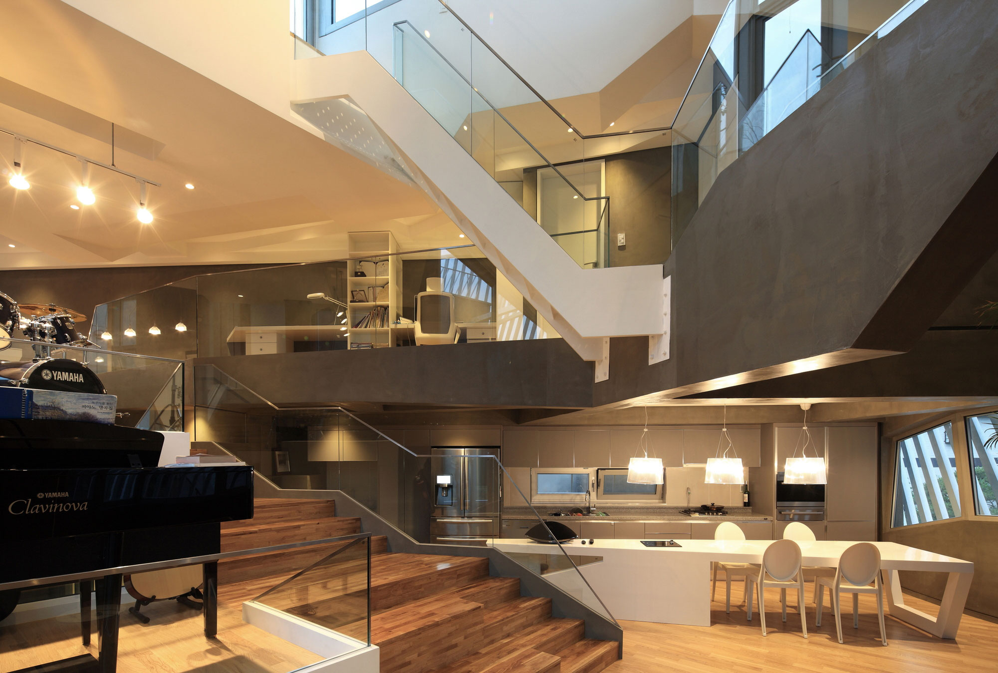 An Elegant and Sculptural Home with Sustainable and Eco-Friendly Layout in Gyeonggi-do, South Korea by IROJE KHM Architects (6)