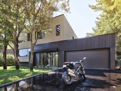 An Elegant and Spacious House Blended with Stunning Natural Surroundings in Quebec City by Hatem+D Architecture (1)