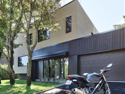 An Elegant and Spacious House Blended with Stunning Natural Surroundings in Quebec City by Hatem+D Architecture (2)