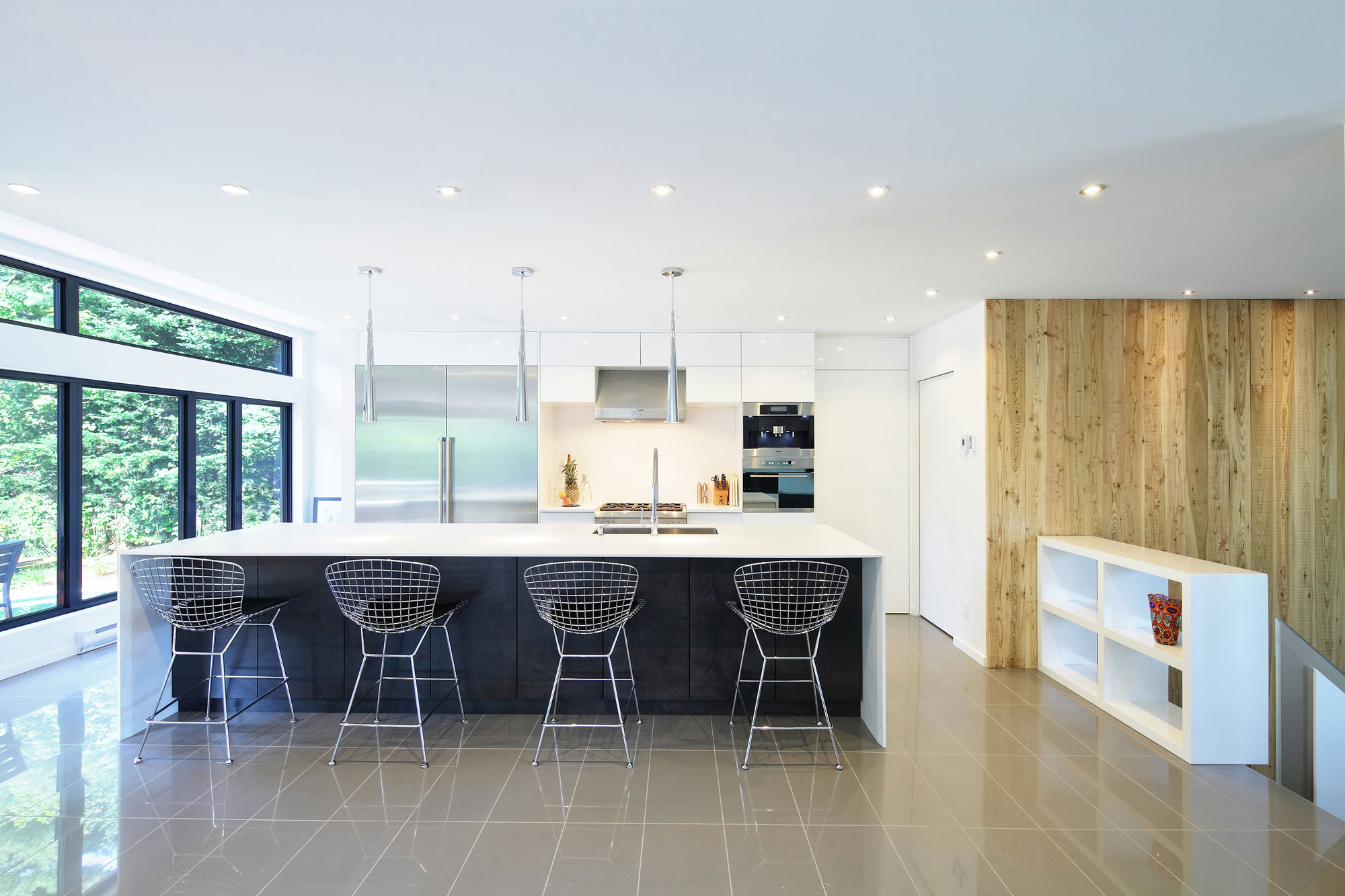 An Elegant and Spacious House Blended with Stunning Natural Surroundings in Quebec City by Hatem+D Architecture (5)