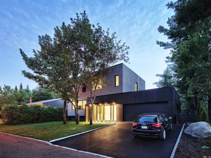 An Elegant and Spacious House Blended with Stunning Natural Surroundings in Quebec City by Hatem+D Architecture (7)