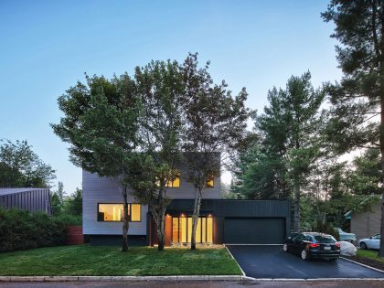 An Elegant and Spacious House Blended with Stunning Natural Surroundings in Quebec City by Hatem+D Architecture (8)