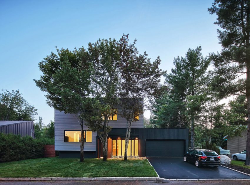 An Elegant and Spacious House Blended with Stunning Natural Surroundings in Quebec City by Hatem+D Architecture (8)