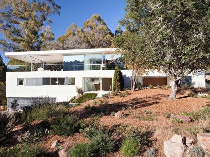 An Elegant and Unique Modern Home Nestled into the Hillside in Larkspur
