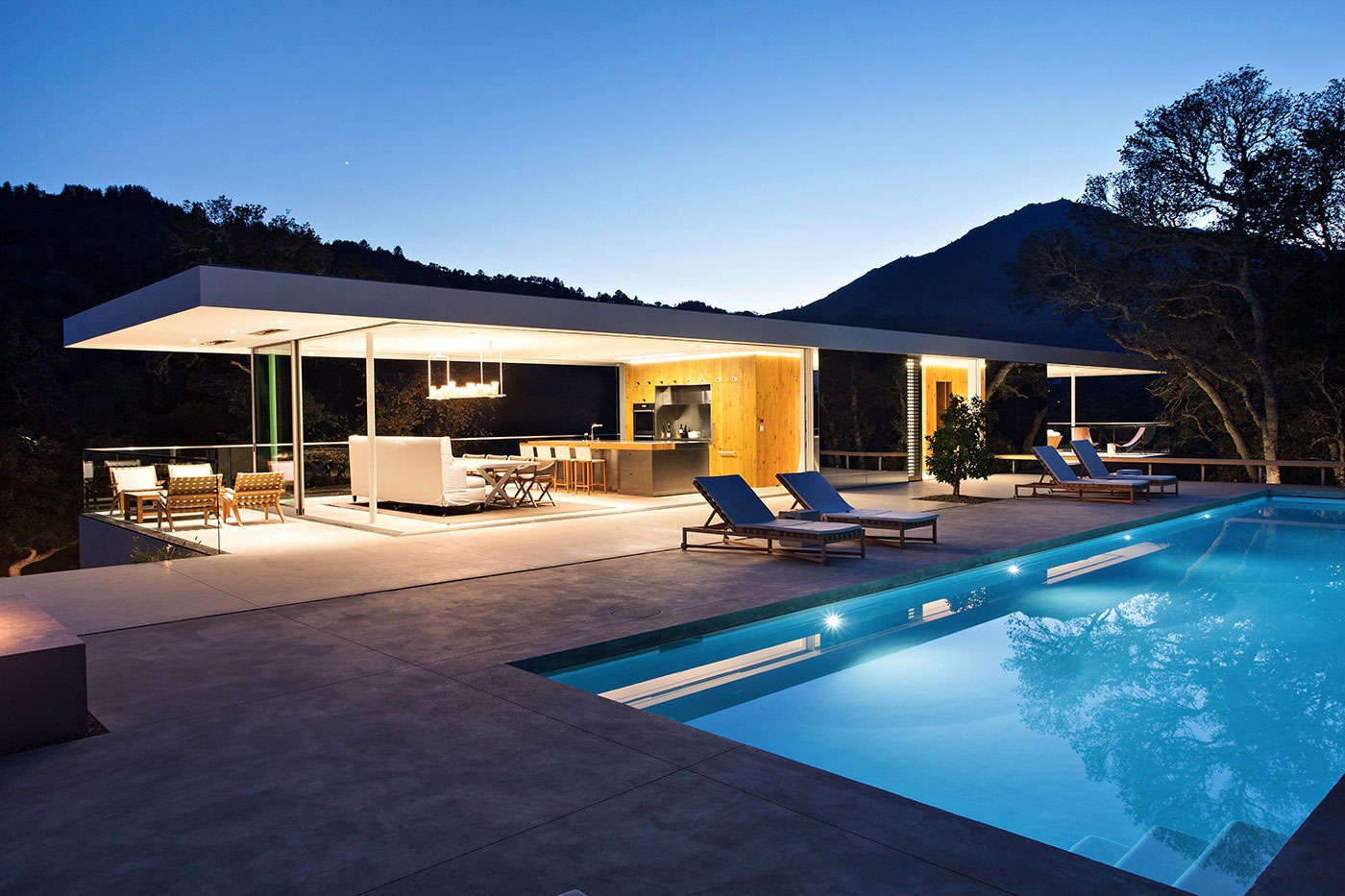 An Elegant and Unique Modern Home Nestled into the Hillside in Larkspur by Jensen Architects (16)