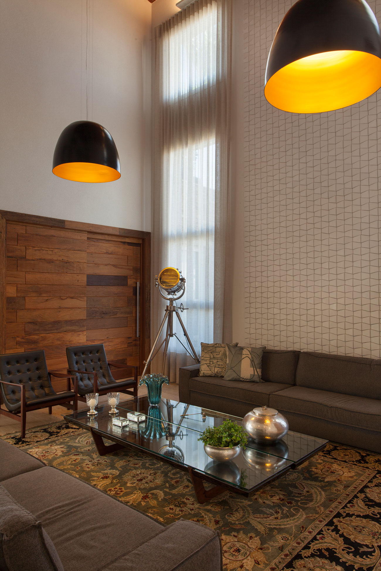 An Elegant and Warm Contemporary Home with Sophisticated Interiors in Brazil by Pupo+Gaspar Arquitetura (15)