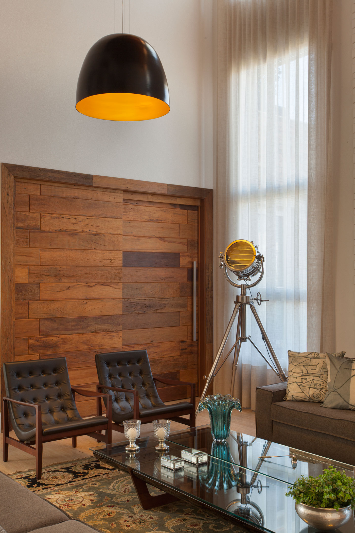 An Elegant and Warm Contemporary Home with Sophisticated Interiors in Brazil by Pupo+Gaspar Arquitetura (16)