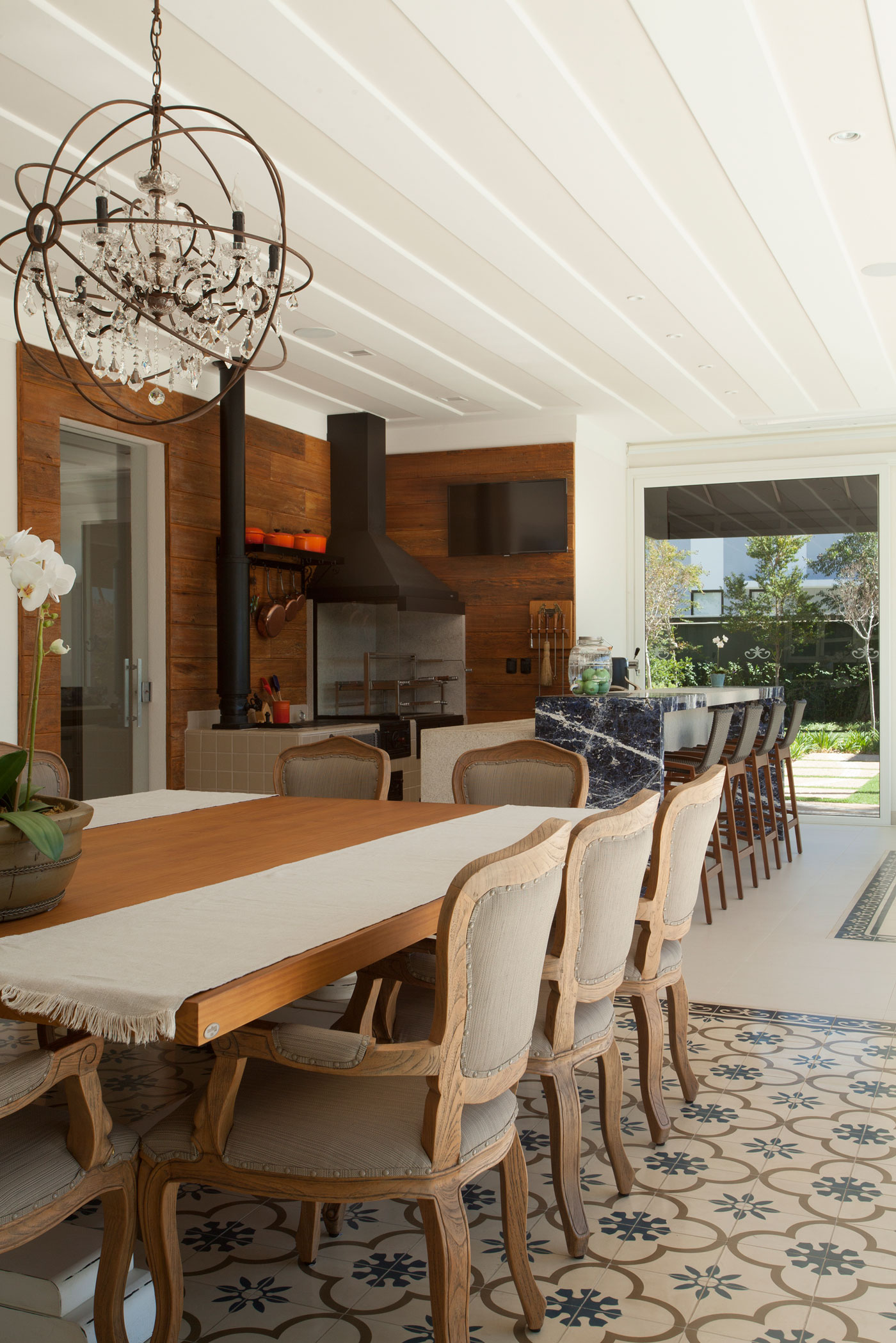 An Elegant and Warm Contemporary Home with Sophisticated Interiors in Brazil by Pupo+Gaspar Arquitetura (27)