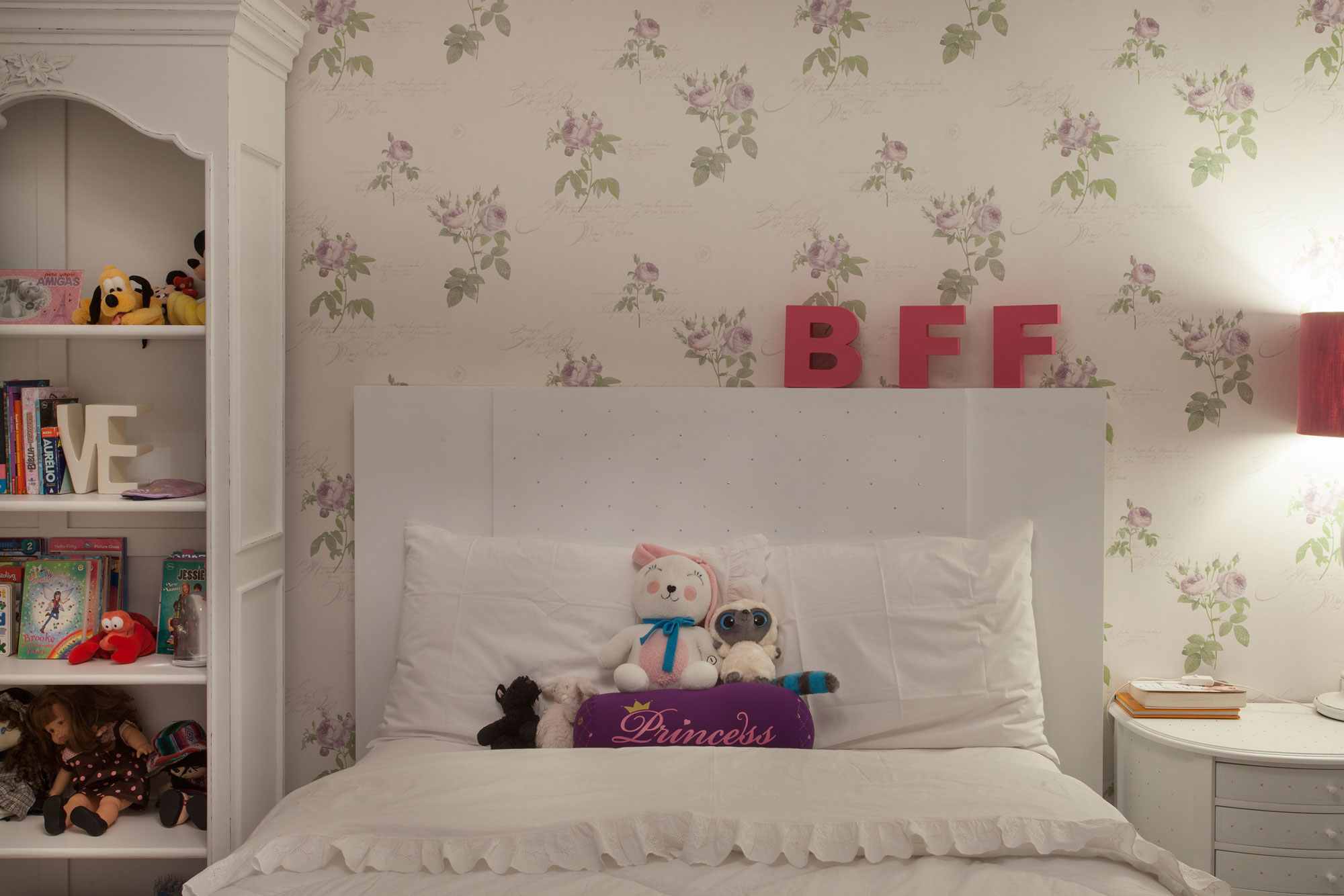 An Elegant and Warm Contemporary Home with Sophisticated Interiors in Brazil by Pupo+Gaspar Arquitetura (37)