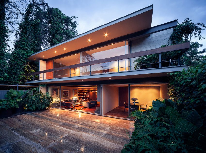 An Exquisite Modern Home Based on Concrete, Glass and Steel in Mexico City by José Juan Rivera Río (11)