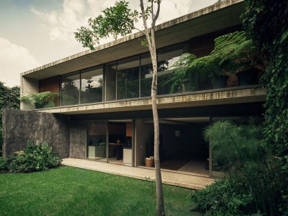 An Exquisite Modern Home Based on Concrete, Glass and Steel in Mexico City by José Juan Rivera Río (2)