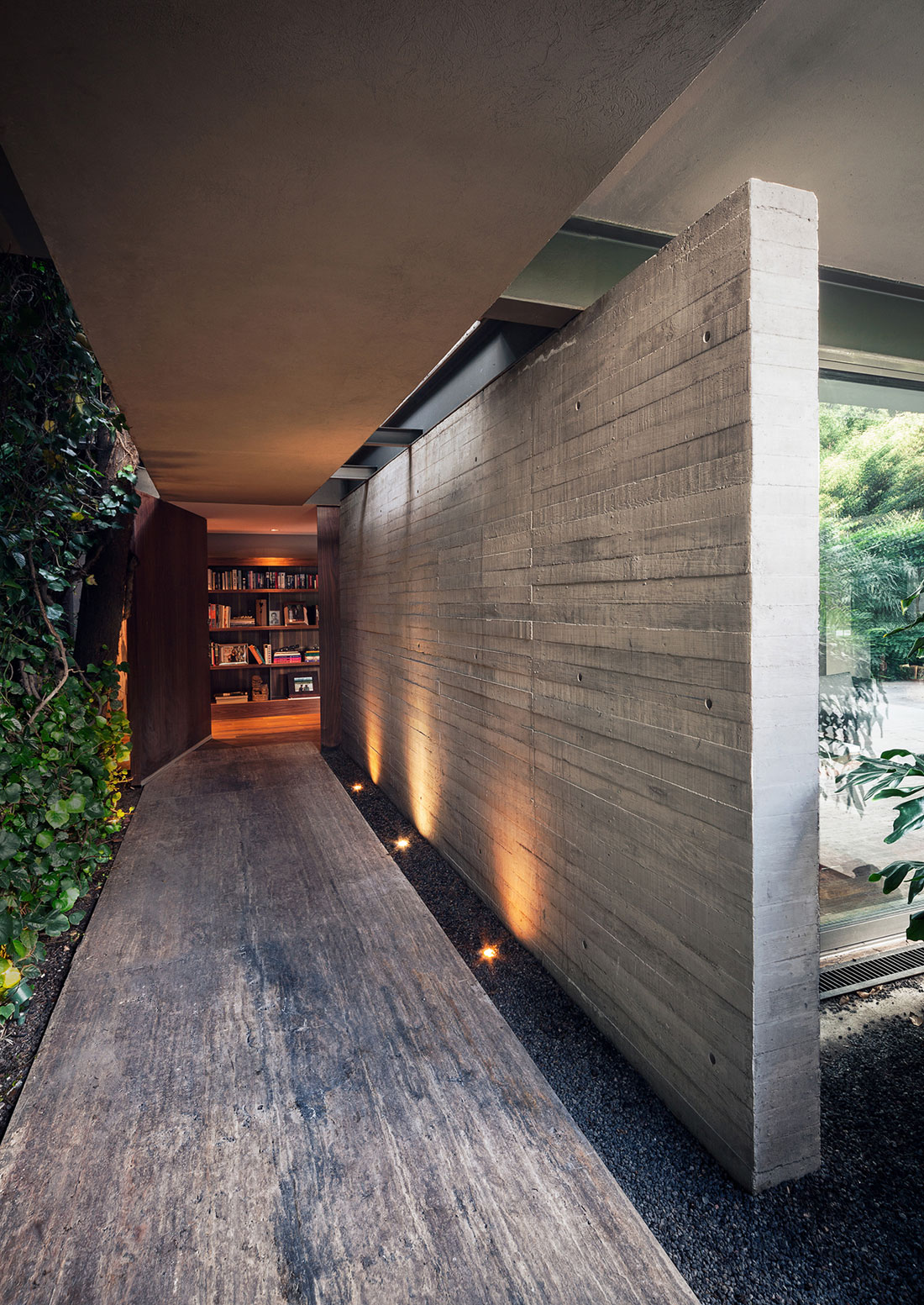 An Exquisite Modern Home Based on Concrete, Glass and Steel in Mexico City by José Juan Rivera Río (4)