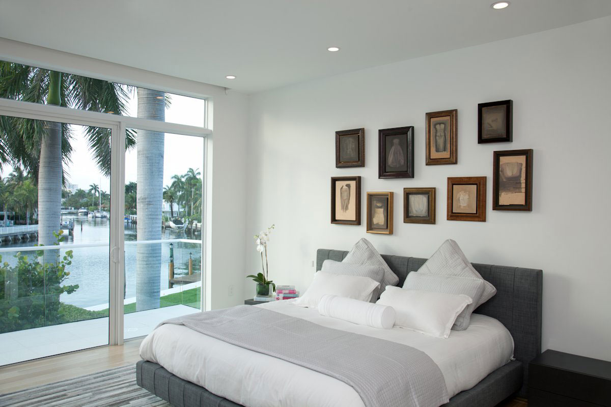 An Imposing Modern House with Sustainable and Luminous Interior and Waterfront Views in Golden Beach by SDH Studio (10)