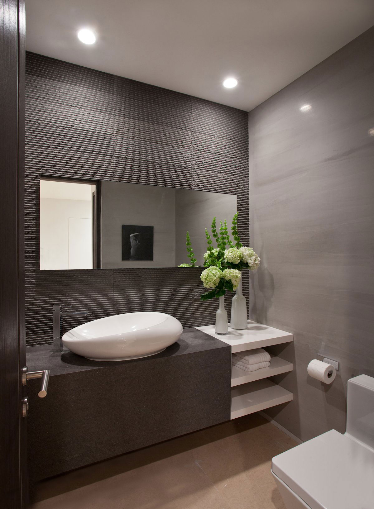 An Imposing Modern House with Sustainable and Luminous Interior and Waterfront Views in Golden Beach by SDH Studio (12)