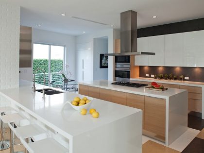 An Imposing Modern House with Sustainable and Luminous Interior and Waterfront Views in Golden Beach by SDH Studio (7)