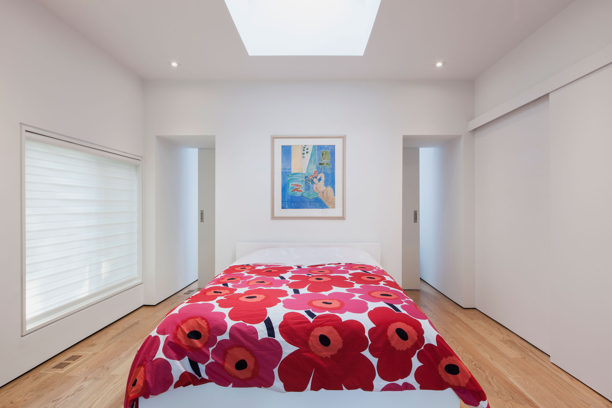 An Old Bungalow Transformed into a Light and Bright Minimalist Home in Ontario by rzlbd (11)