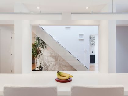 An Old Bungalow Transformed into a Light and Bright Minimalist Home in Ontario by rzlbd (7)