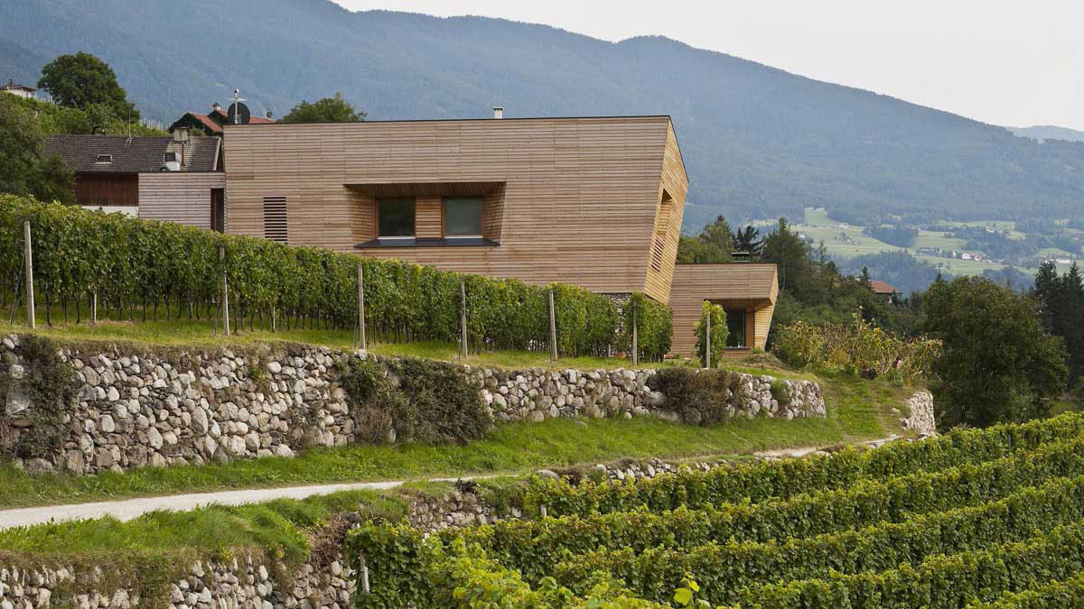 An Old Farmhouse Becomes an Elegant Modern Family Home in Vahrn, Italy by Norbert Dalsass (11)