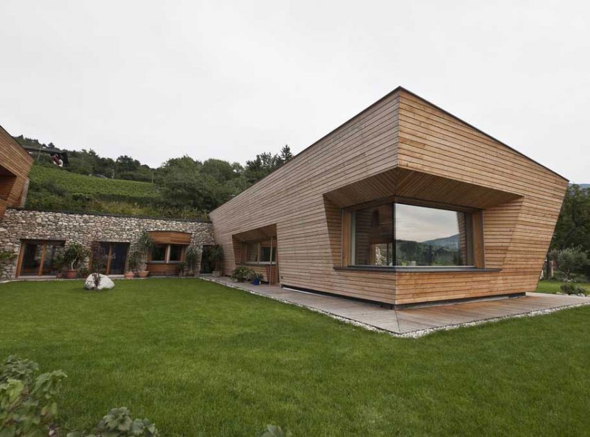 An Old Farmhouse Becomes an Elegant Modern Family Home in Vahrn, Italy by Norbert Dalsass (13)